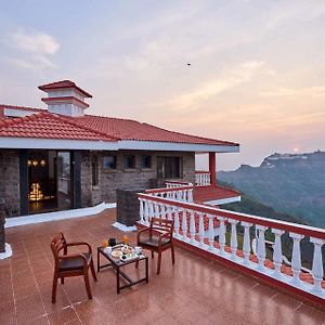Stayvista At Cliffhanger Solitude With Balcony, Lawn